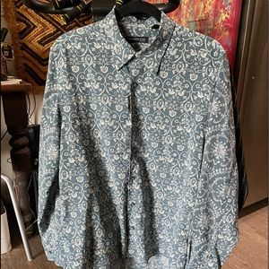 Mens size medium Kenneth Cole polyester dress shirt